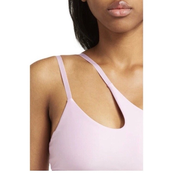 ALO Yoga Women's Pink Sports Bra and leggings - Picture 9 of 10